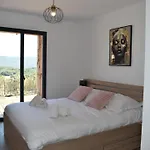 Bergerie En Pierre Piscine Chauffee * סוטה